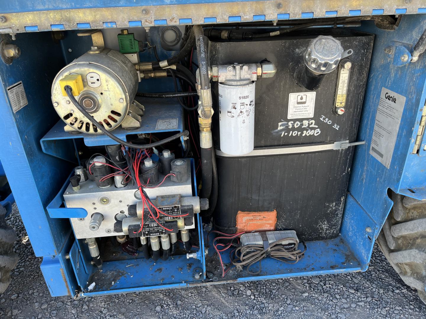 ./imagenes/INVOICE/2019/17079/ASCENSOR TIPO TIJERA GENIE GS-3268RT (27).JPG